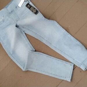 Jeans, DG (Diane Gilman) Size fits sizes 4-8 Light blue Great stretch Very Soft